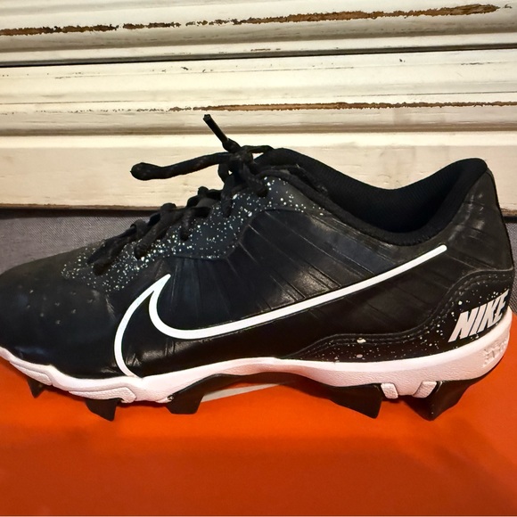Nike Alpha FastFlex - Black and White Cleats - Picture 1 of 6